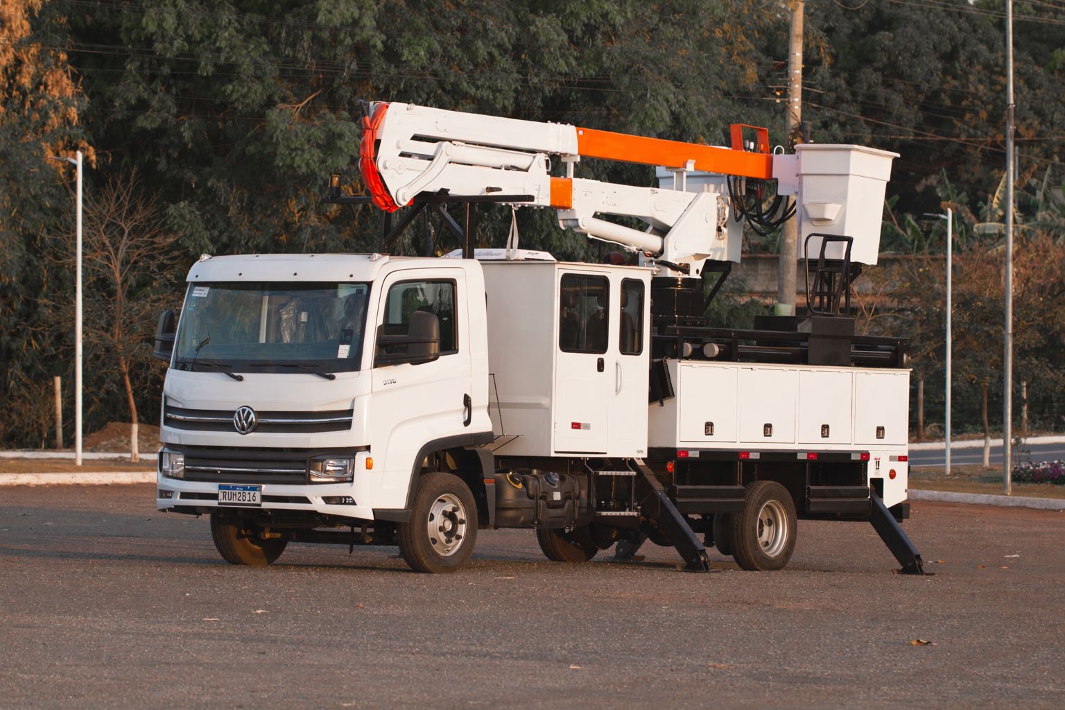 Plataformas Elevatórias — Allmaq Locações